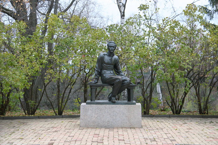 Памятник М.Лермонтову