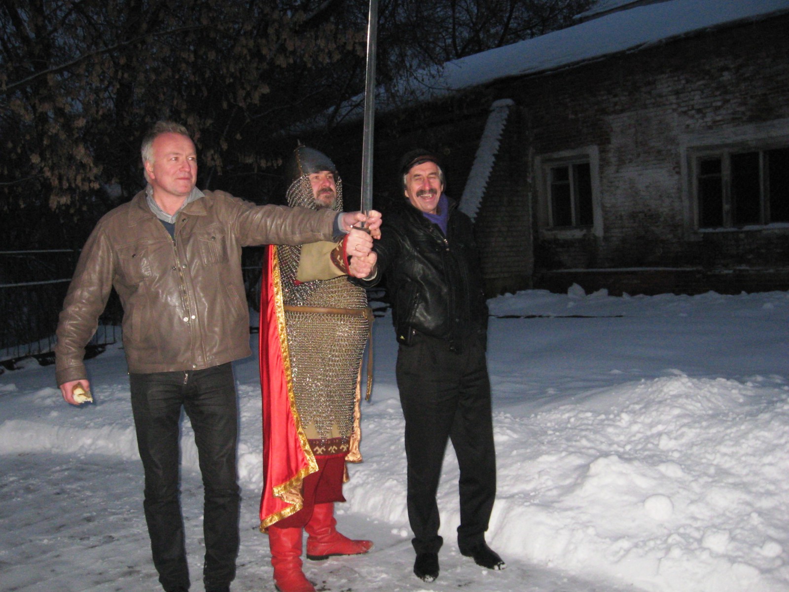 Богатыри старинные и нынешние Константин Исааков