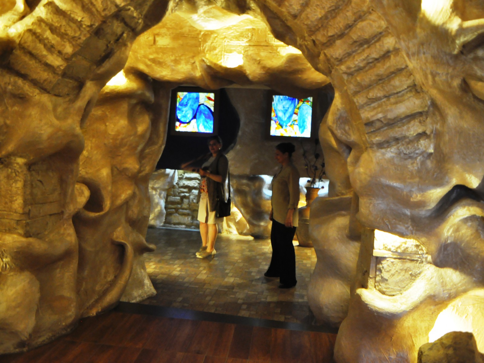 На входе в ресторан Барон Константин Исааков