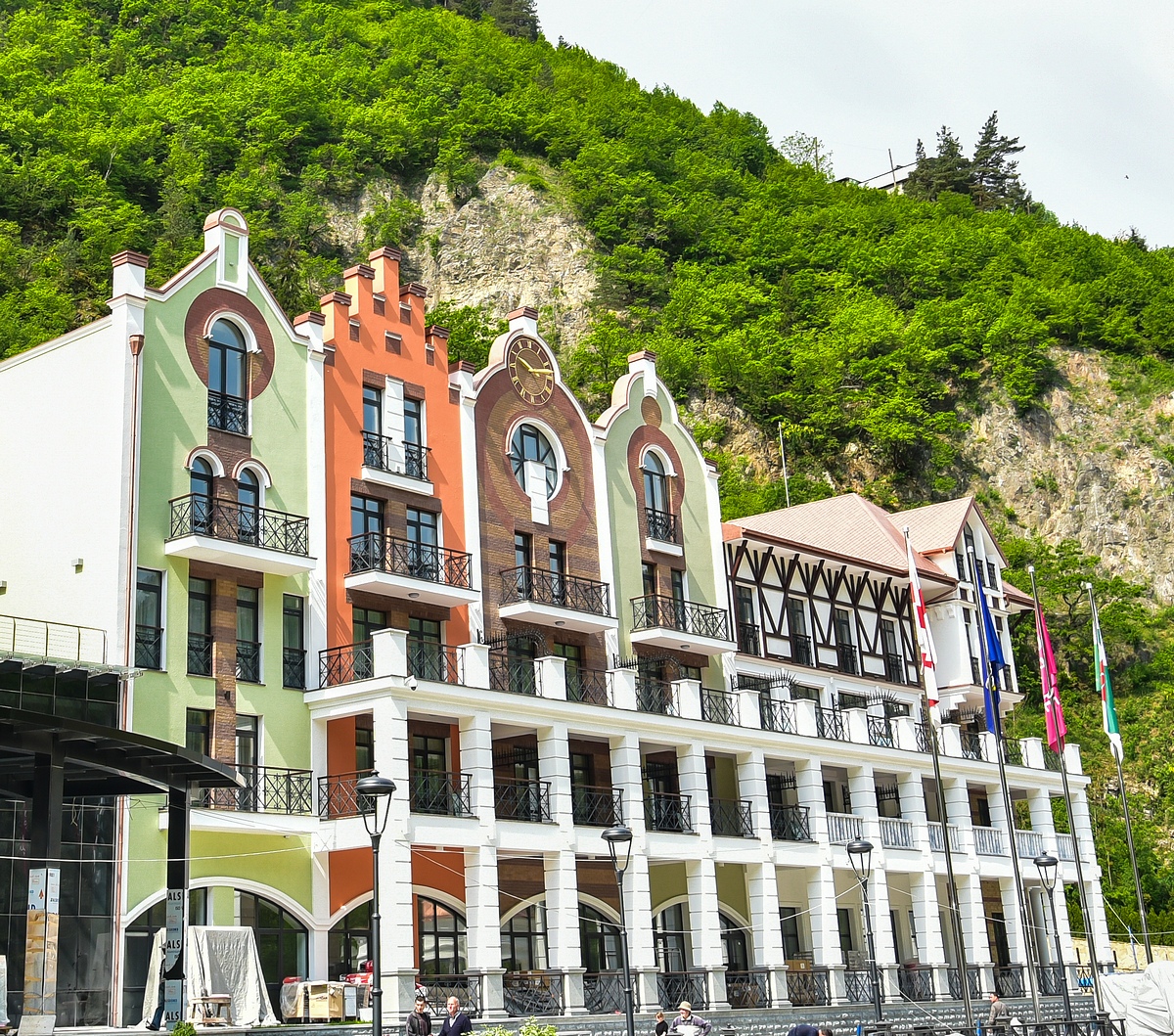 Отель Crowne Plaza Borjomi 5*