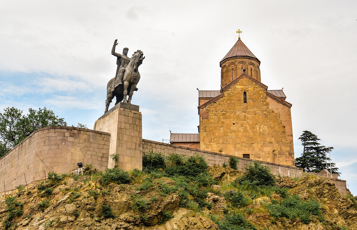 Тбилиси. Метехи. Памятник В. Горгасали