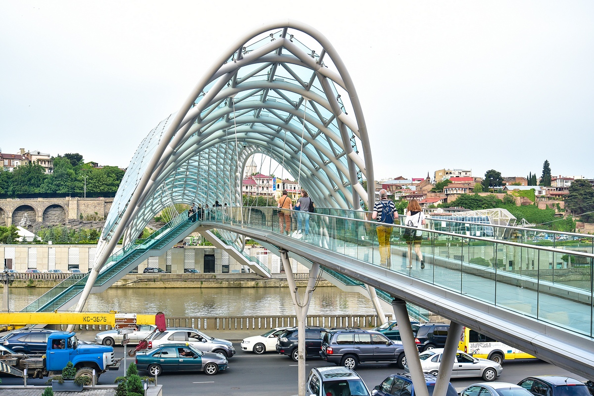 Стеклянный мост