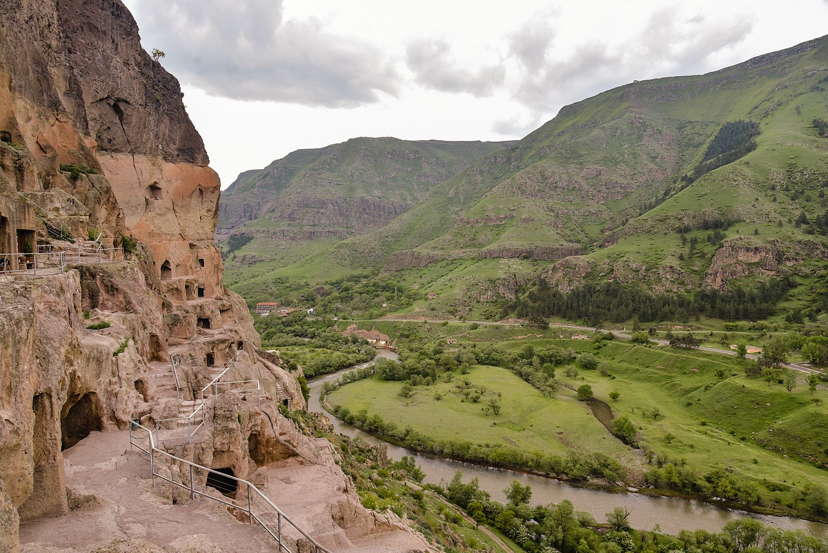 Пещерный город-крепость Вардзия