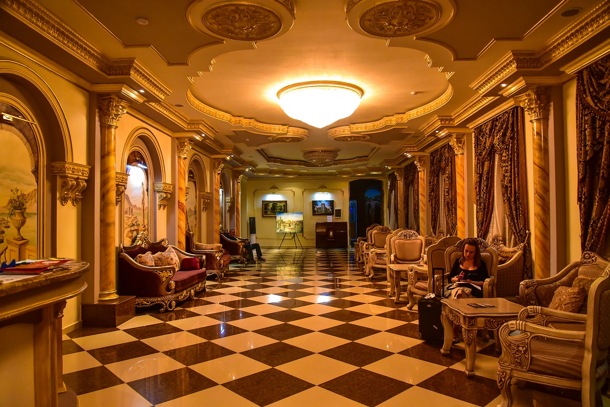 Borjomi Palace. Холл.