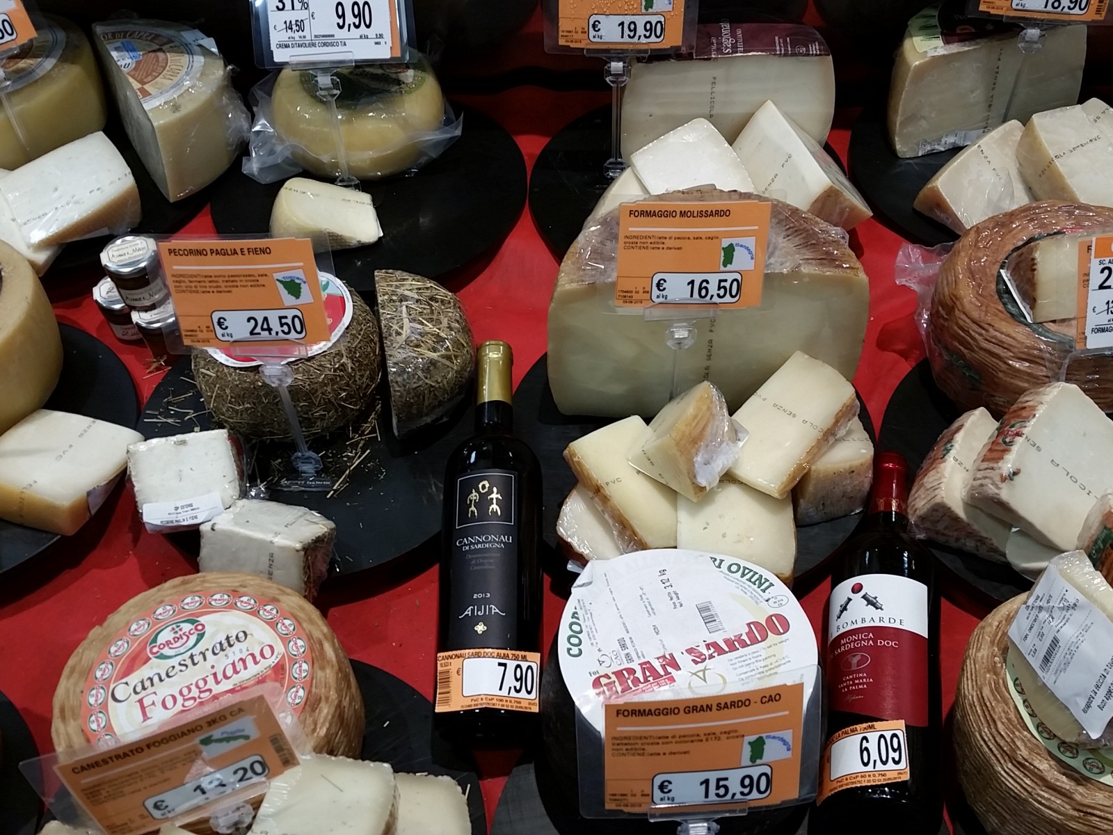 Сыров огромное множество., фото Олег Алексеев