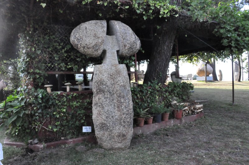 По-моему, мастер изобразил разбитое сердце, фото К.Исааков