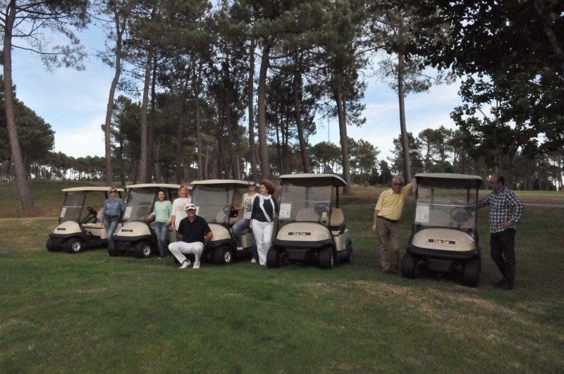 На территории гольф-клуба можно и просто покататься на электромобиле, фото Константин Исааков