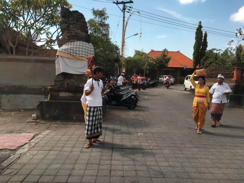 Балийцы несут дары богам, © А.Полянская