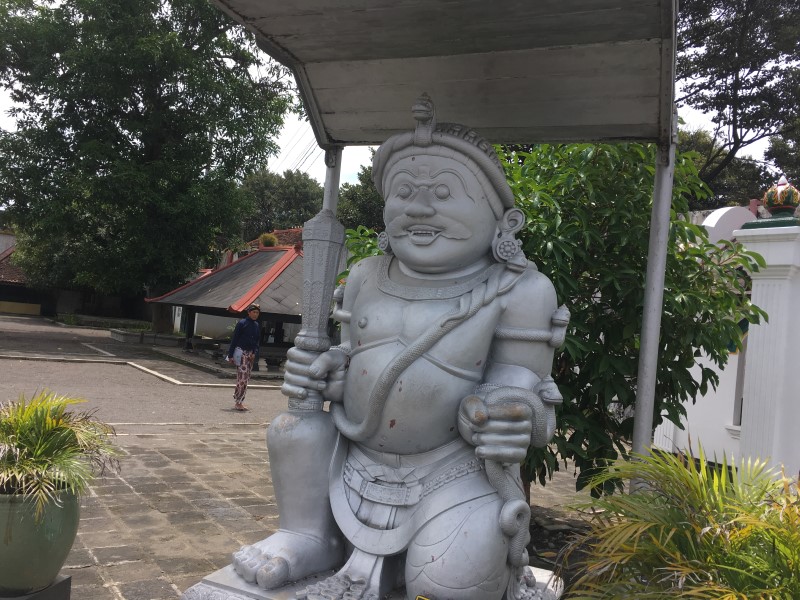 Добрый дух Баронг  - символ султанского дворца Кратон, © А.Полянская