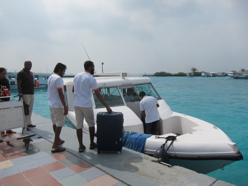 В аэропорту Мале. Посадка на катера, © О.Алексеев