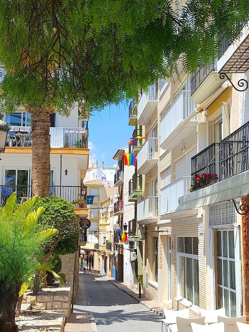 Здесь не бывает слишком жарко или слишком холодно..., © Нестерова М.