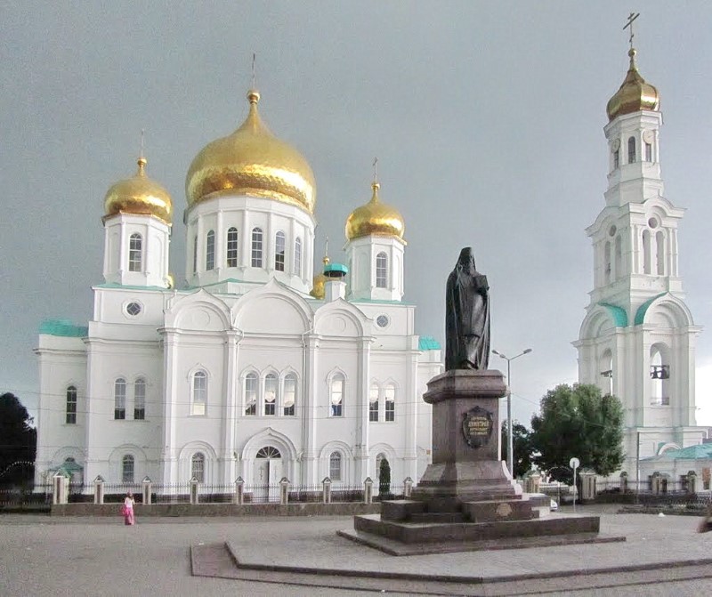 Соборная площадь Ростова