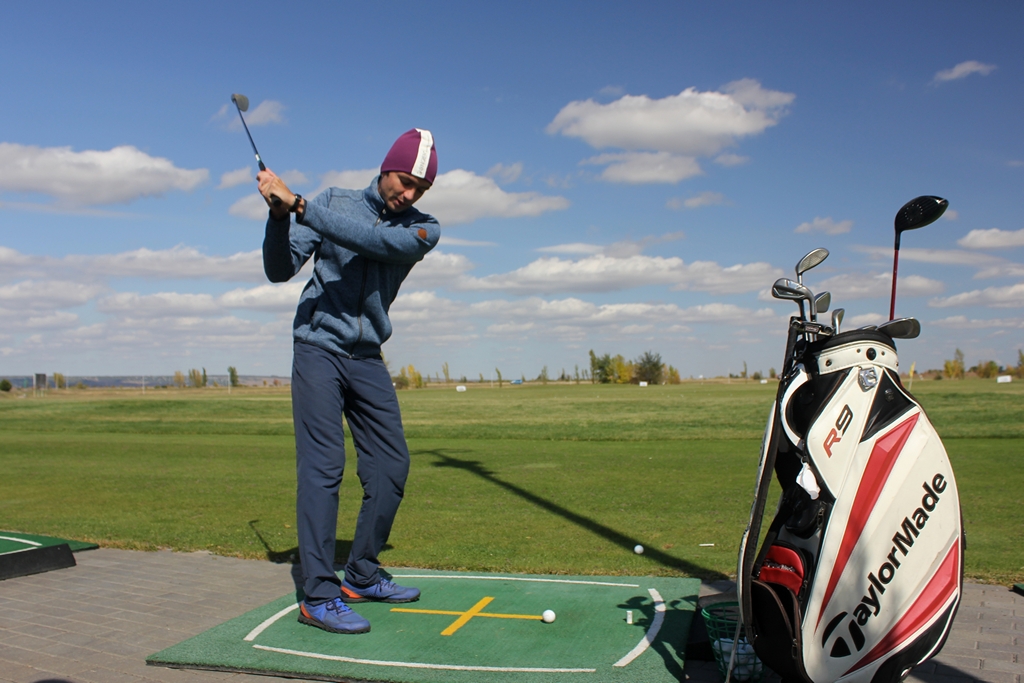 Поиграть в гольф на берегах Дона, © Е.Веденьев