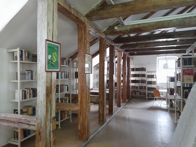 Библиотека, © Сатармина С.