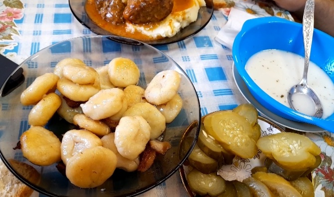 Борщ и картофлянки, © А.Владимирова