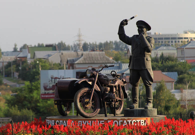 Памятник «Честному гаишнику»